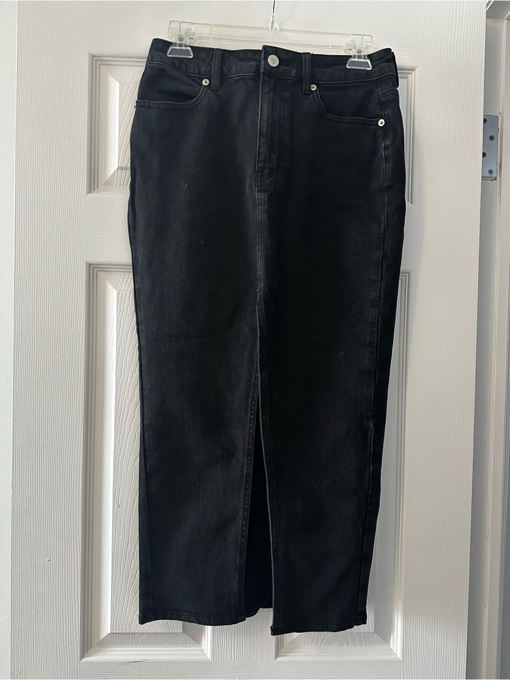 Meshki Black Pencil Skirt with Front Split